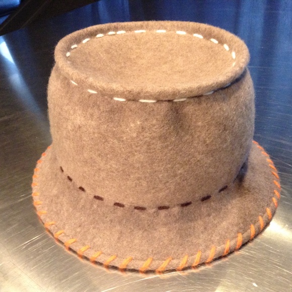 Helen Welsh 100% Wool Women's Bucket Hat Light Brown One Size Made in Italy - Picture 2 of 11